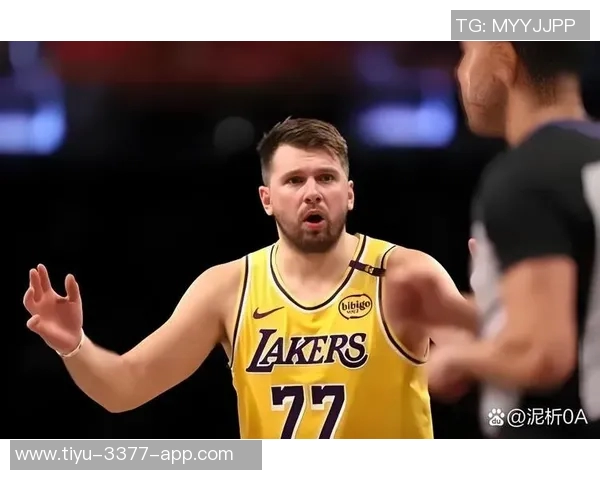 詹姆斯愿意帮助东契奇减轻持球压力提升球队表现